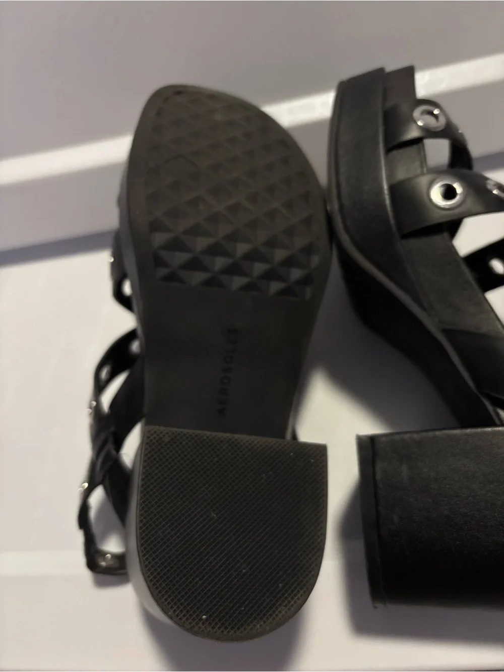 AEROSOLES Black Leather Cross-Strap Grommet Playform Sandals